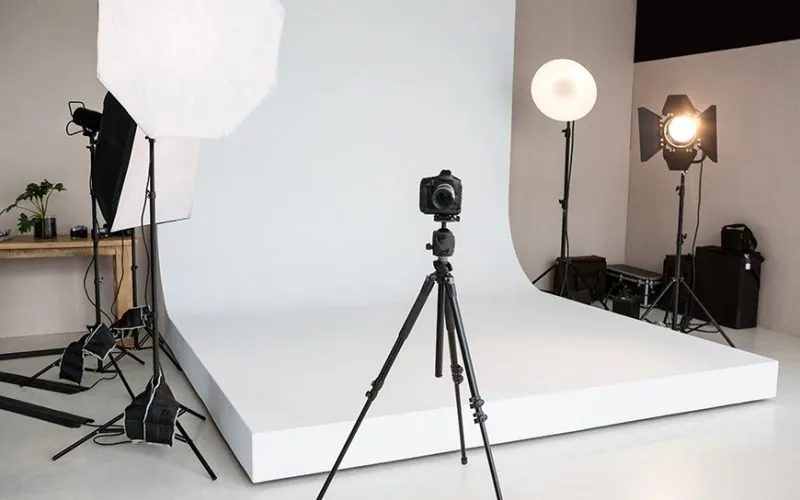 Sử dụng tripod để cố định máy ảnh khi chụp