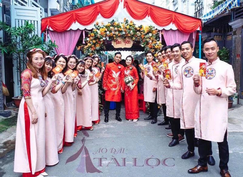 Áo dài bê tráp nam màu hồng pastel thanh lịch