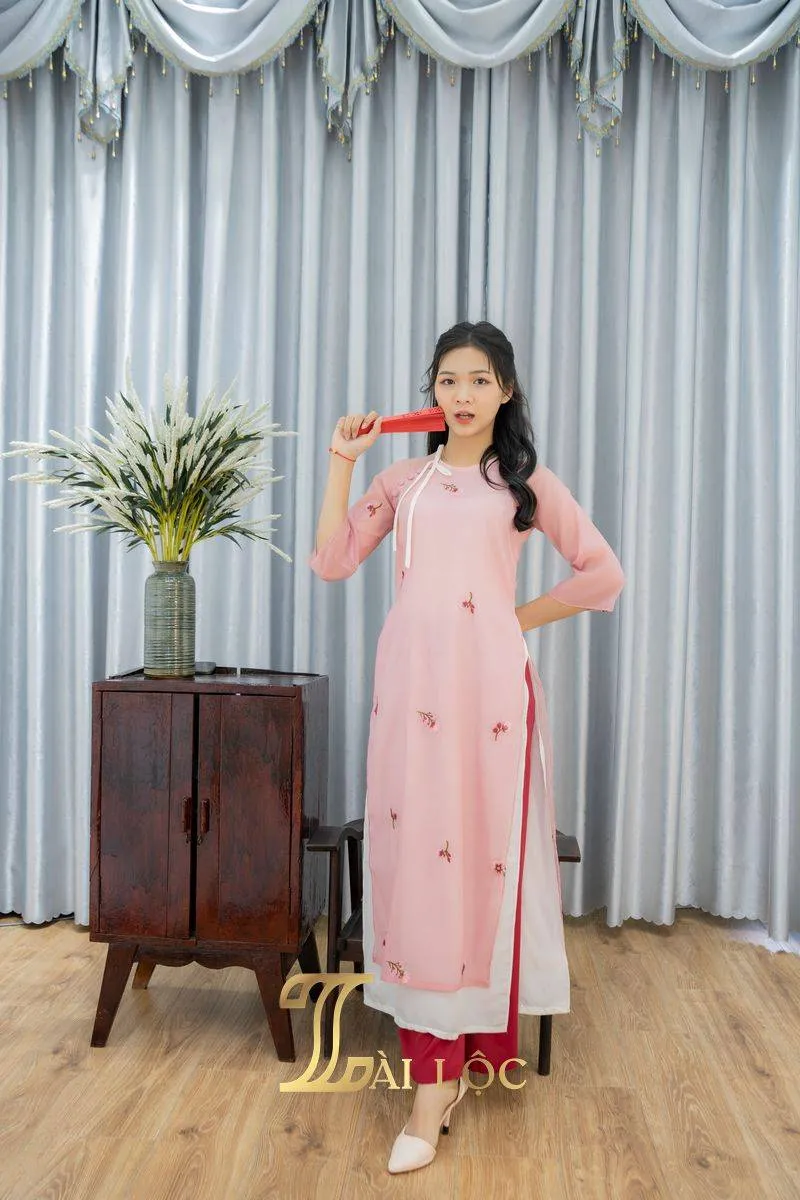 Áo dài bưng quả màu hồng phối đỏ độc đáo