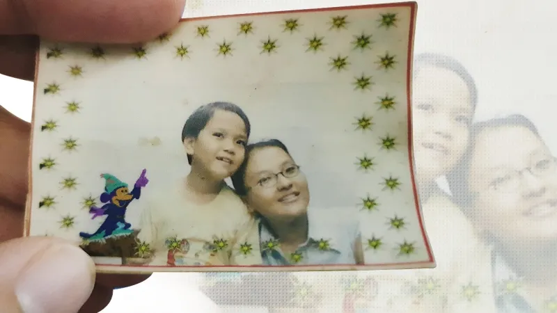Ảnh sticker kiểu cũ, tiền thân của trào lưu chụp ảnh lấy liền hiện nay ở Hàn Quốc