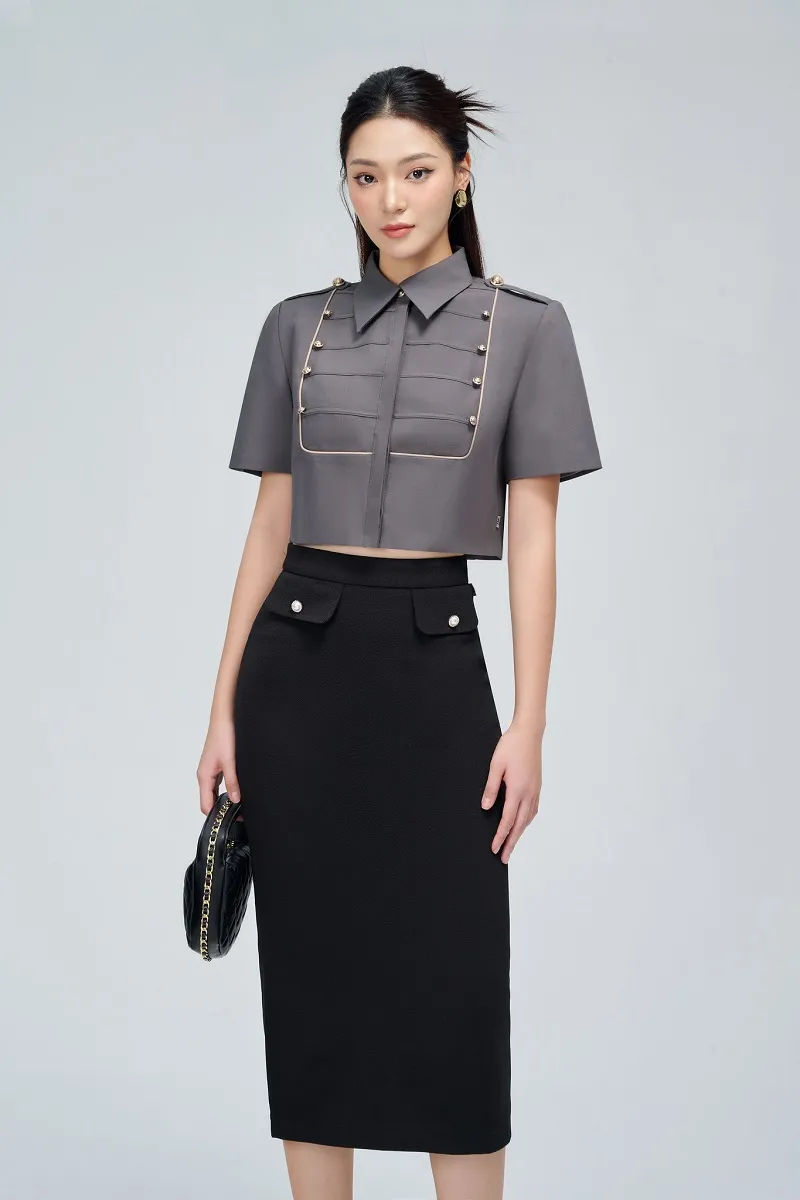 Phối đồ với áo blazer ghi xám hiện đại