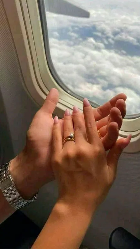 Ảnh tay nắm tay lãng mạn dễ thương