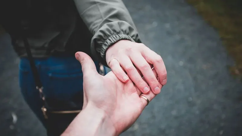 Ảnh nền Zalo nắm tay đẹp