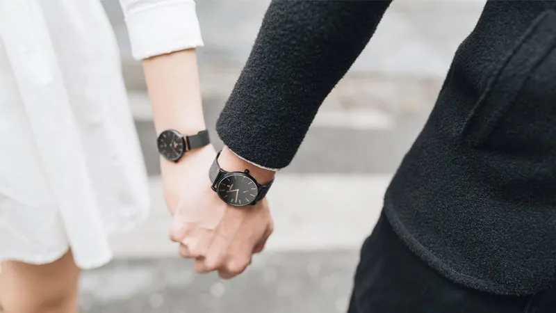 Ảnh nền Zalo tay nắm tay lãng mạn
