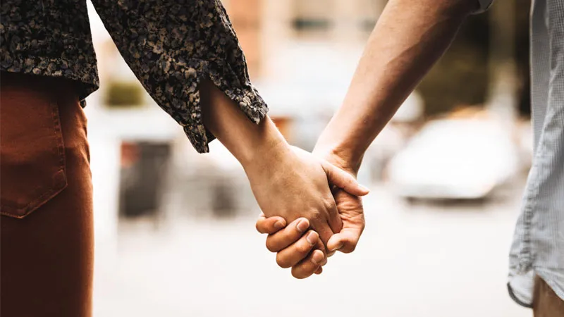 Ảnh nắm tay ngọt ngào Zalo