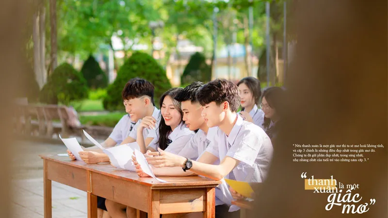 Ảnh nhóm bạn nữ trong chuyến đi chơi hè