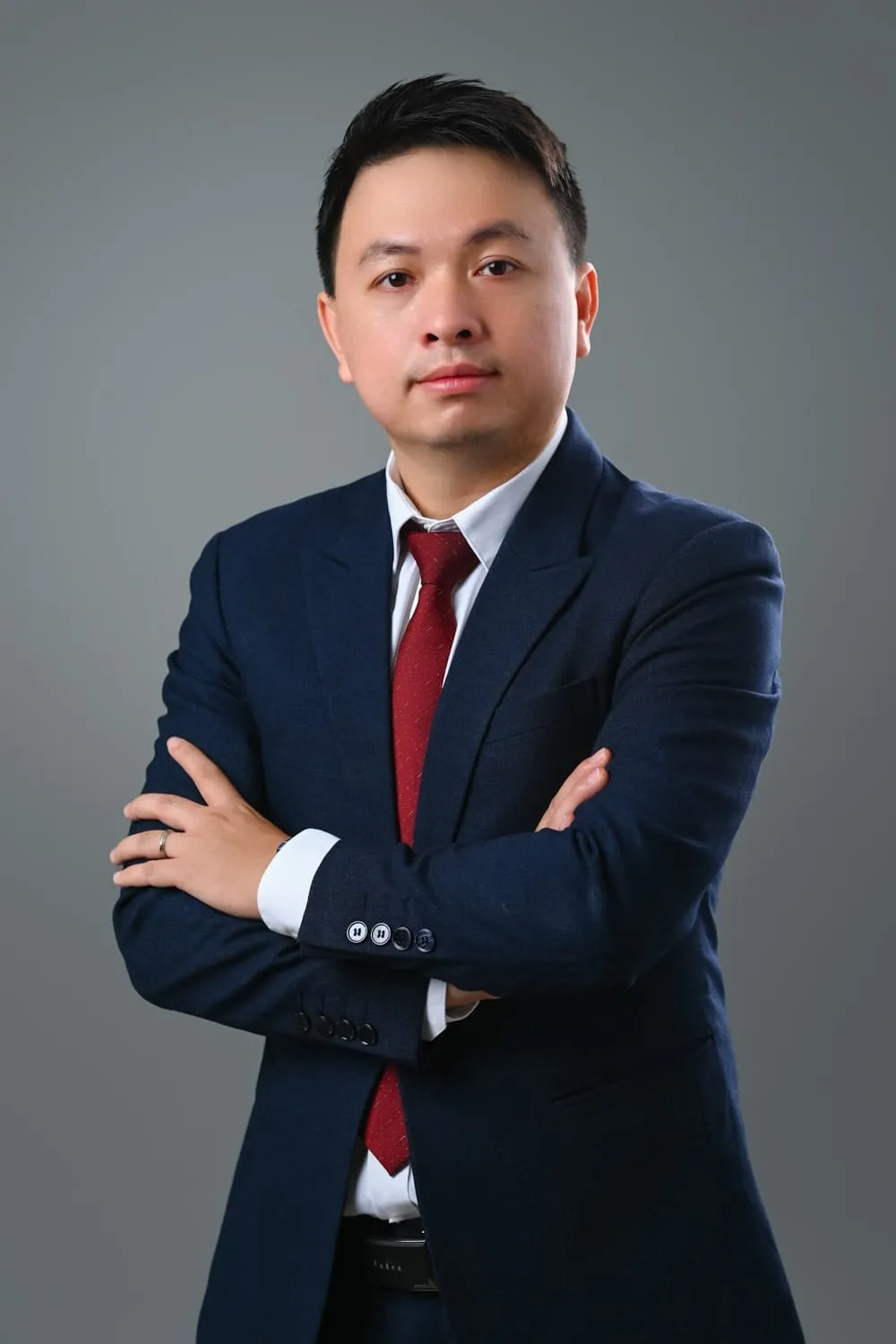 Ảnh chân dung nam nghệ thuật trong studio