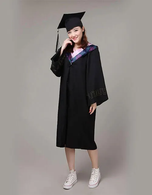 Đồ tốt nghiệp - biểu tượng của sự trưởng thành