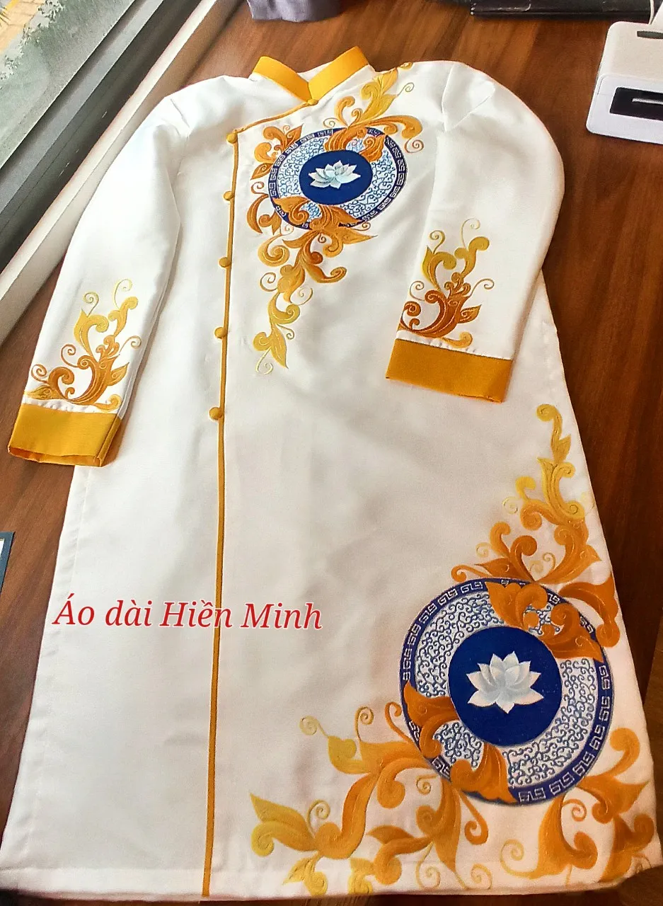 Áo dài nam trắng họa tiết trống đồng hoa sen thêu cao cấp