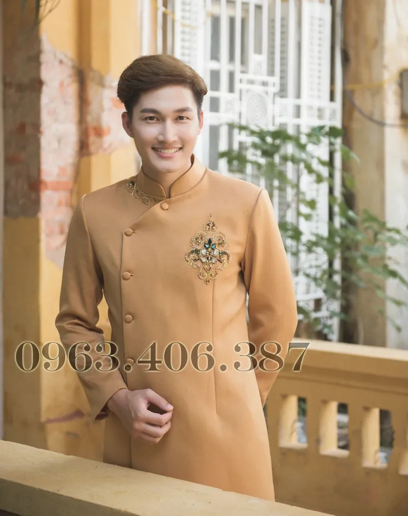 Áo dài nam màu vàng tối giản