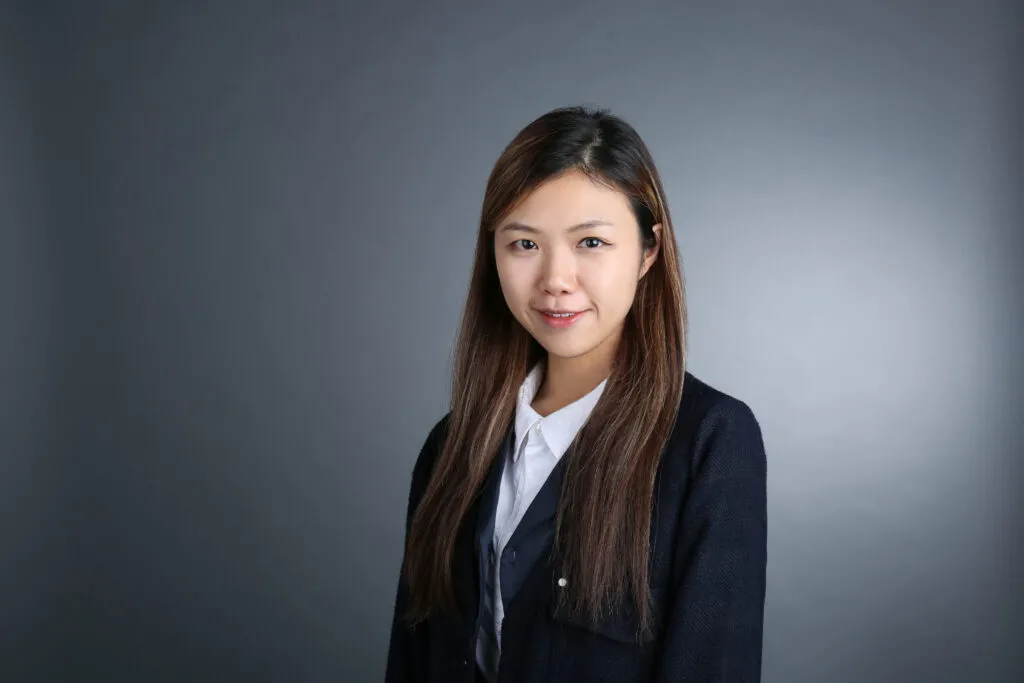 Phông nền màu trung lập như xám, kem lý tưởng cho ảnh CV.