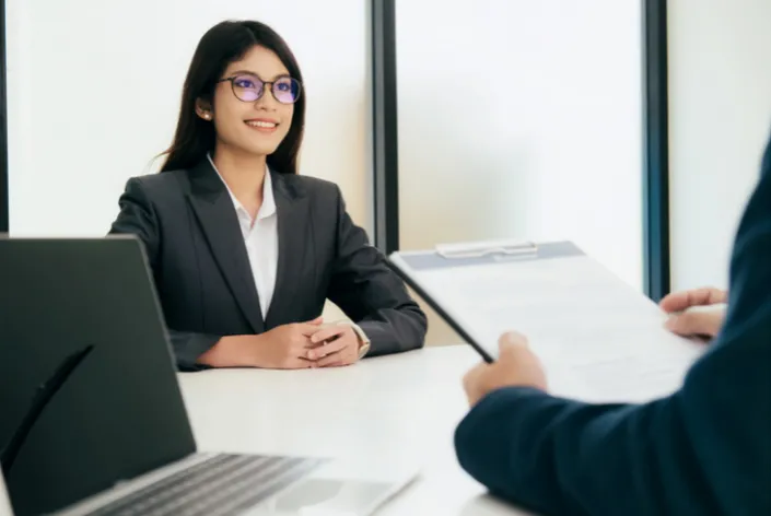 Chọn trang phục chỉnh tề, phù hợp khi chụp ảnh CV.
