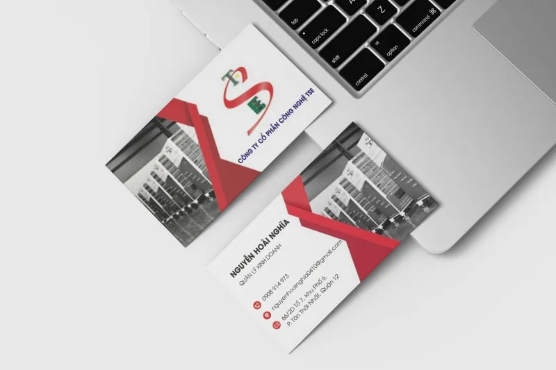 Card visit cho người làm công nghệ với tông màu mạnh mẽ