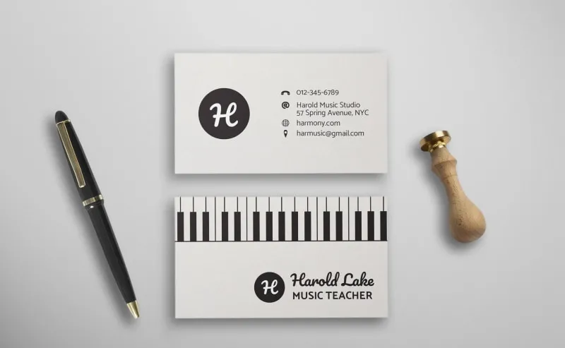 Card visit Giáo viên mầm non với tông màu pastel và hình ảnh dễ thương