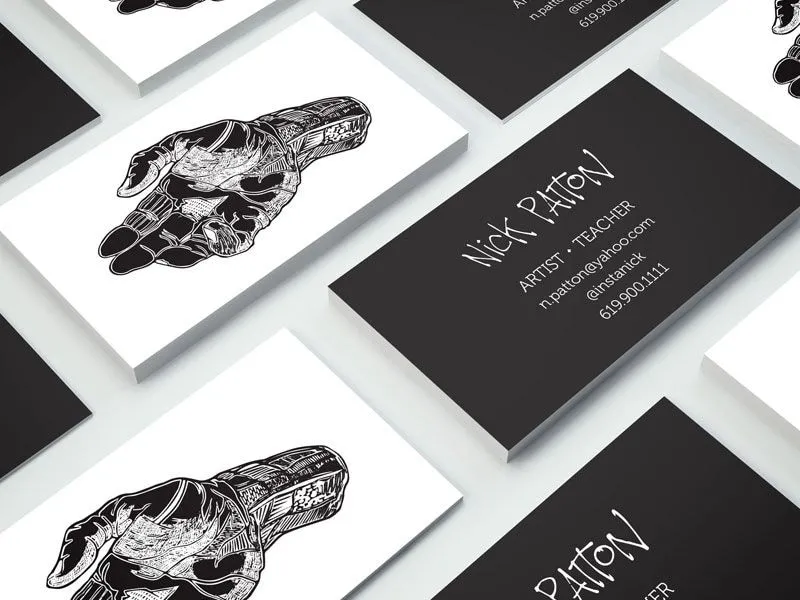 Card visit Họa sĩ thể hiện yếu tố nghệ thuật và bay bổng