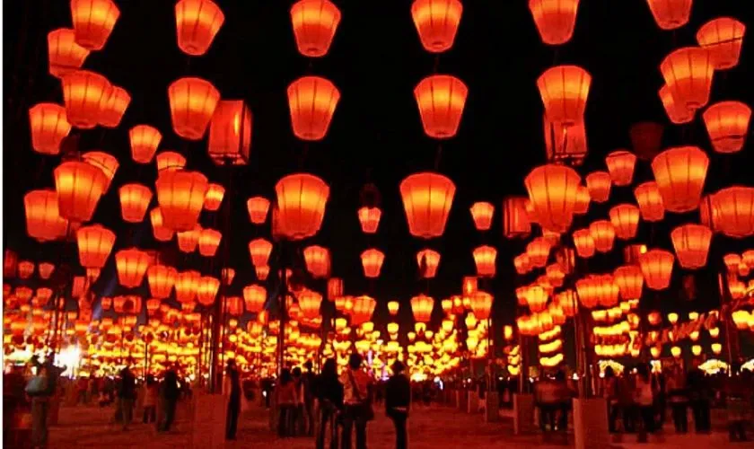Chiếc đèn lồng hình thù độc đáo và đẹp mắt