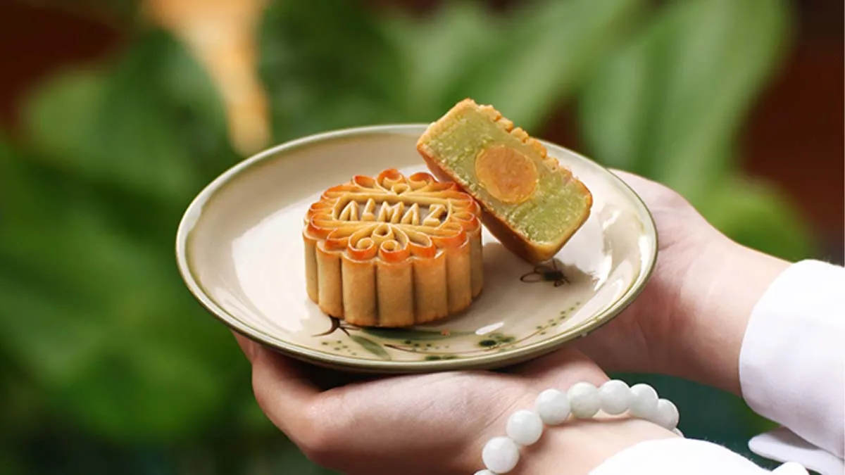 Bánh Trung thu hình chiếc lá