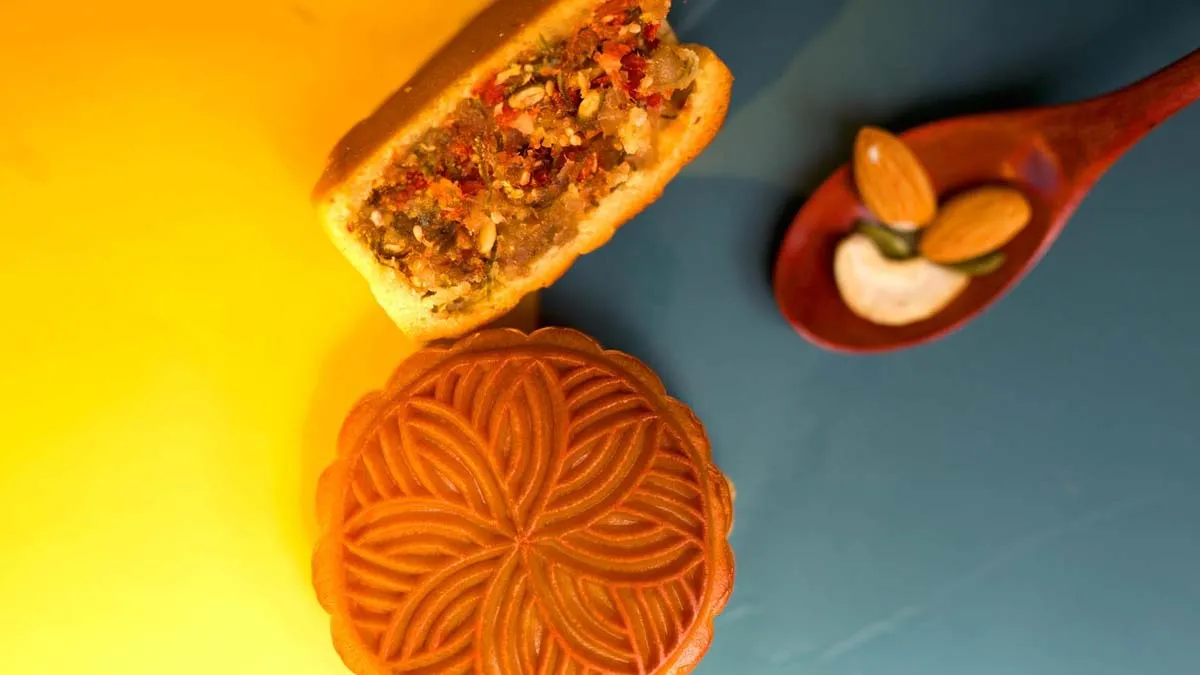 Bánh Trung thu dẻo trắng mịn