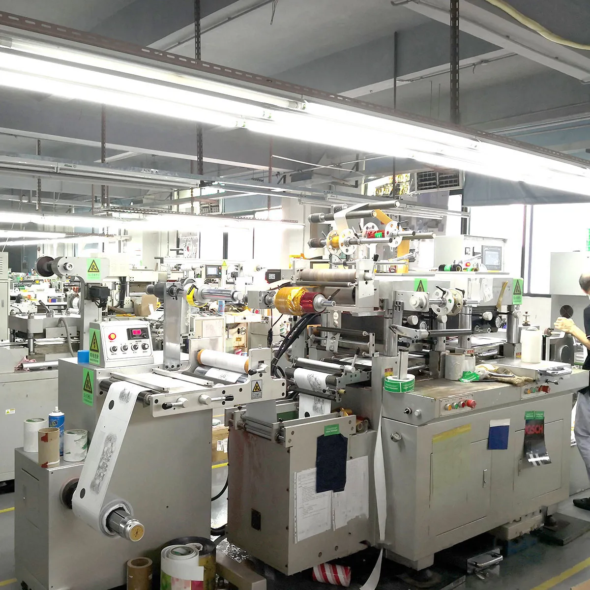 Tem bảo hành sau khi in được gia công cắt bế