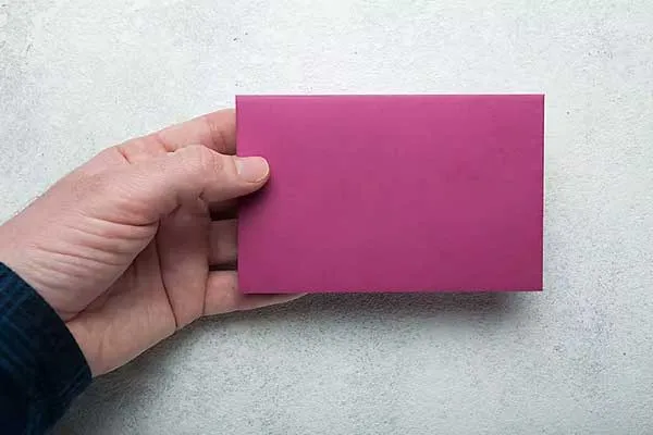 Các ứng dụng phổ biến của khổ giấy A6 trong in ấn bưu thiếp, sổ tay và tờ rơi