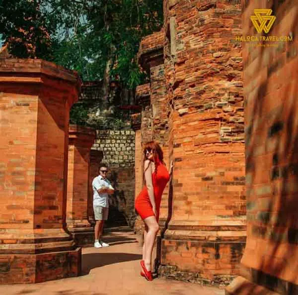 Tạo dáng cho cặp đôi sáng tạo