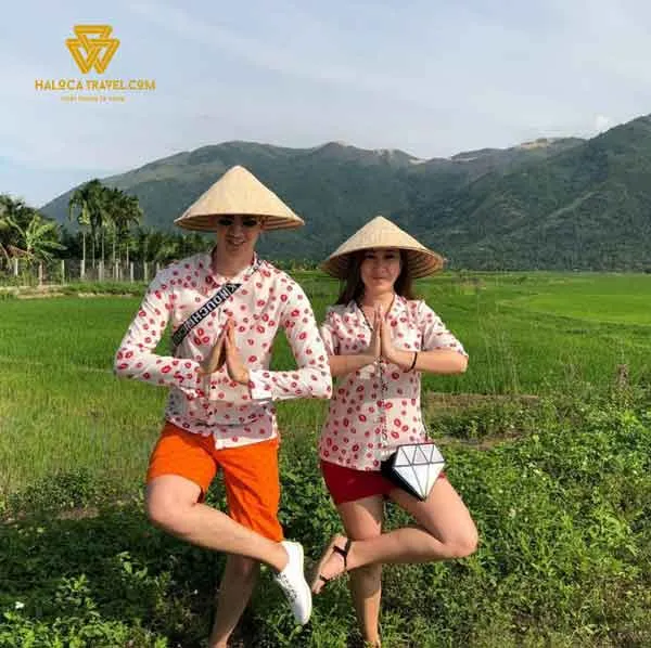 Kiểu tạo dáng giống nhau khi chụp ảnh