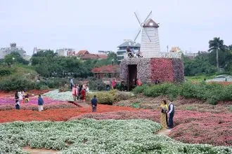 Hình ảnh một chuyến xe buýt đang dừng đỗ