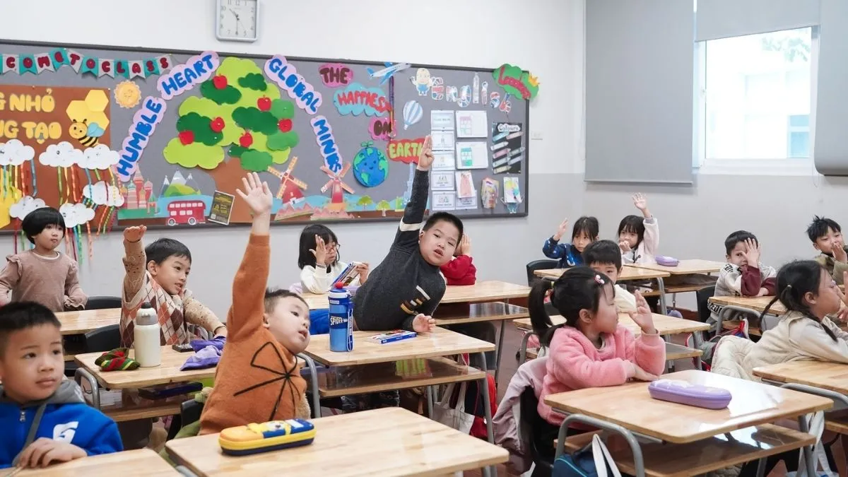 Mẫu trang trí lớp học tiểu học với chủ đề học tập