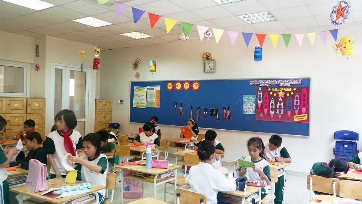 Trang trí lớp học hạnh phúc ở tiểu học với các hoạt động chung
