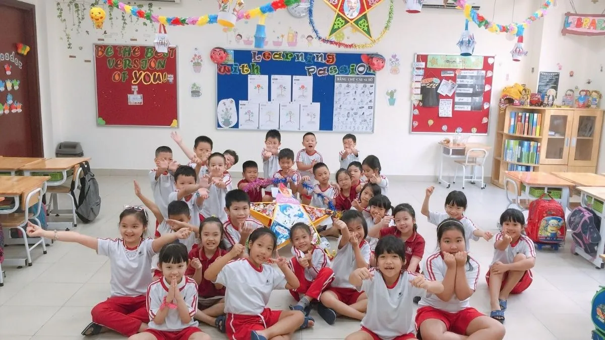 Trang trí lớp học tiểu học cute với các thông điệp động viên