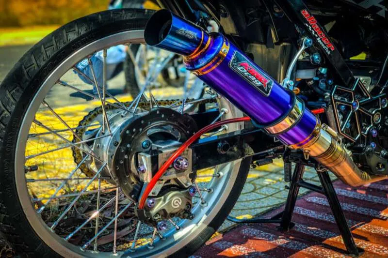 Ảnh xe máy đẹp với bộ vành độ độc đáo làm điểm nhấn